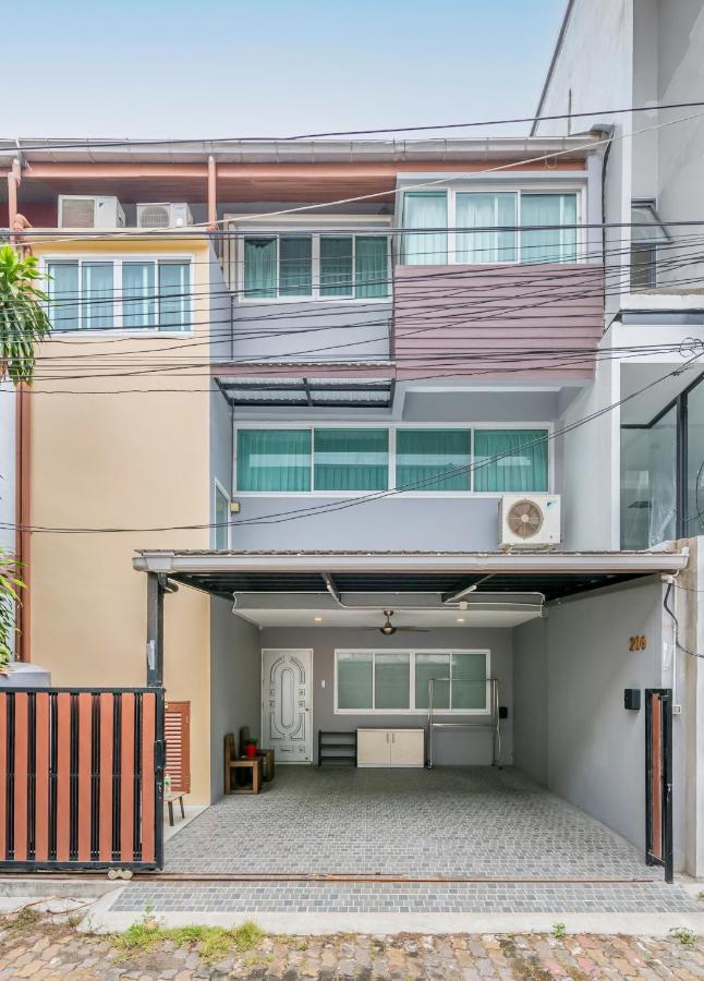 At Four-6 Bed, Center, Nana Bts, Mbk, World, Siam Vila